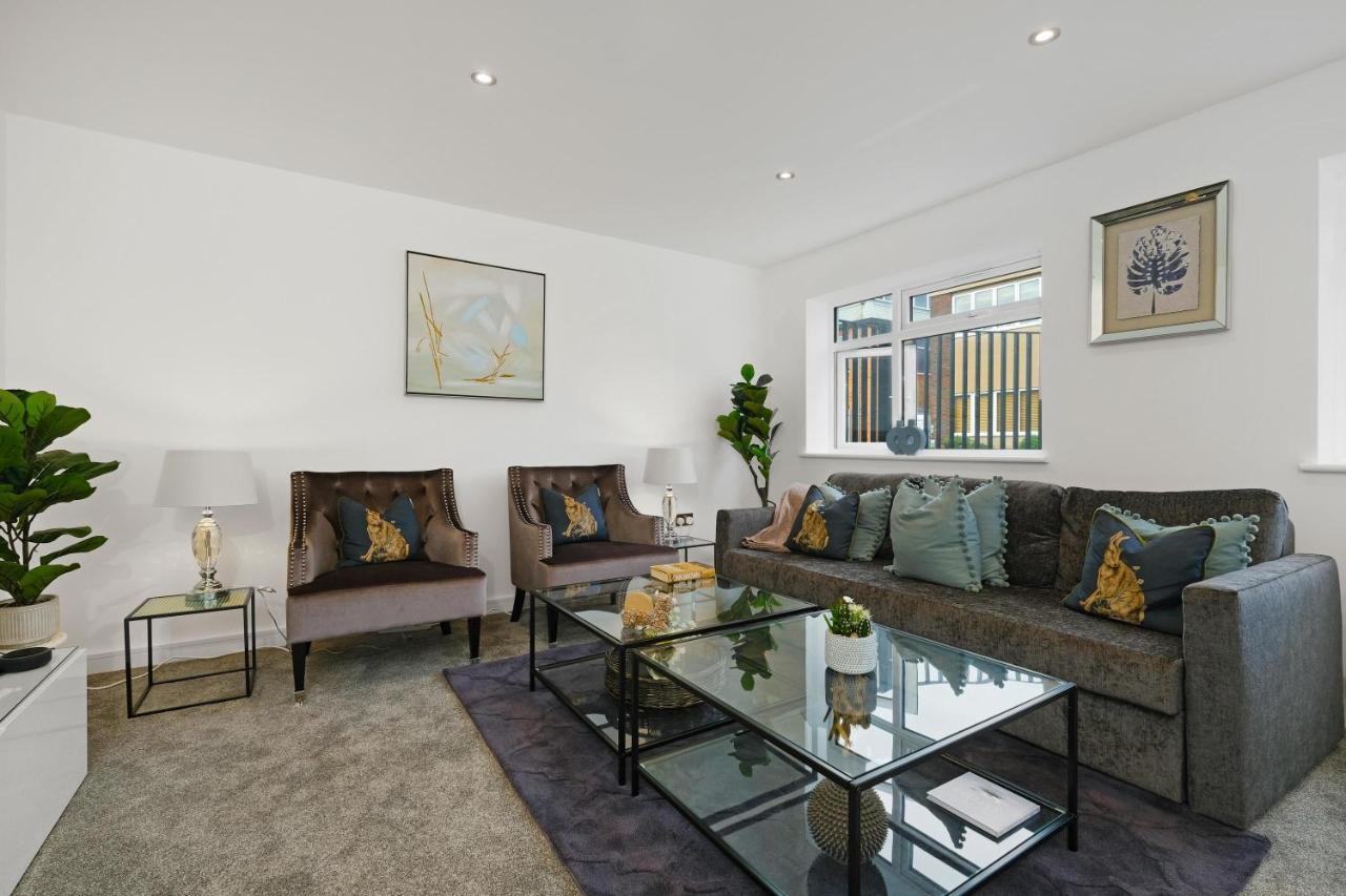 St Martins 2 Bedroom Apartments In Ruislip By 360 Stays 외부 사진
