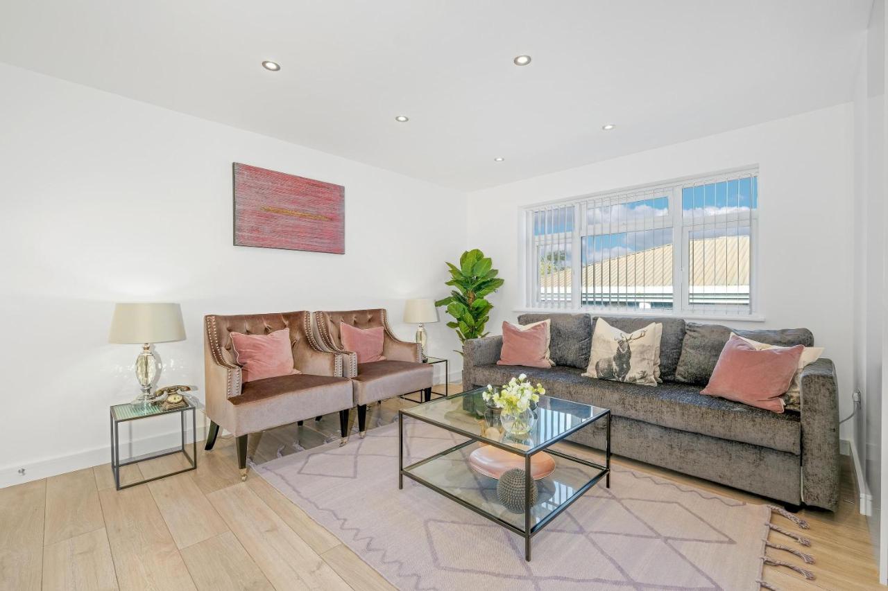 St Martins 2 Bedroom Apartments In Ruislip By 360 Stays 외부 사진