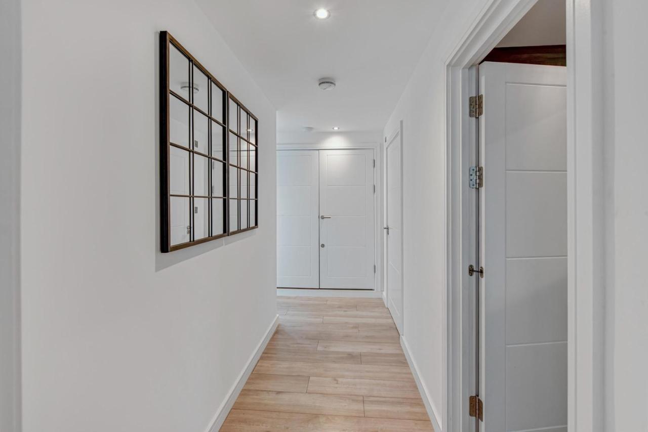 St Martins 2 Bedroom Apartments In Ruislip By 360 Stays 외부 사진