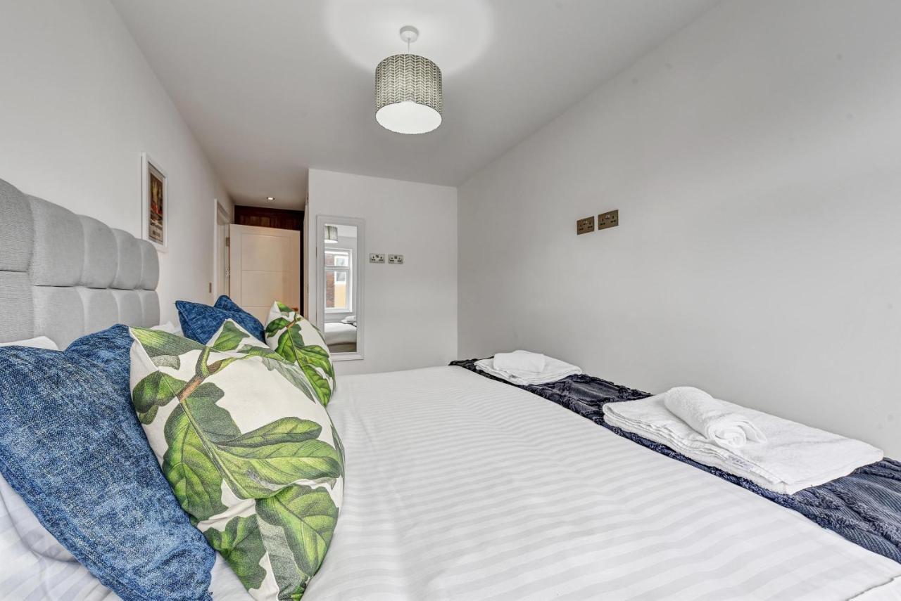 St Martins 2 Bedroom Apartments In Ruislip By 360 Stays 외부 사진