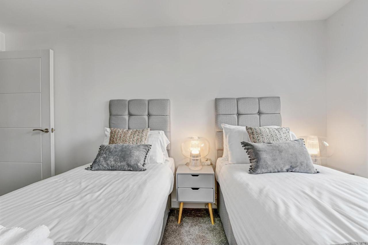 St Martins 2 Bedroom Apartments In Ruislip By 360 Stays 외부 사진