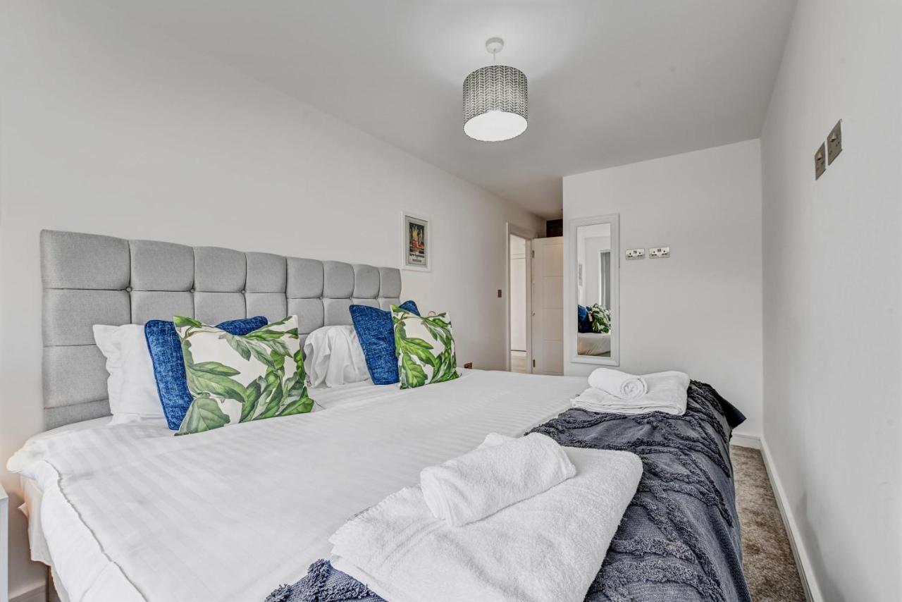 St Martins 2 Bedroom Apartments In Ruislip By 360 Stays 외부 사진