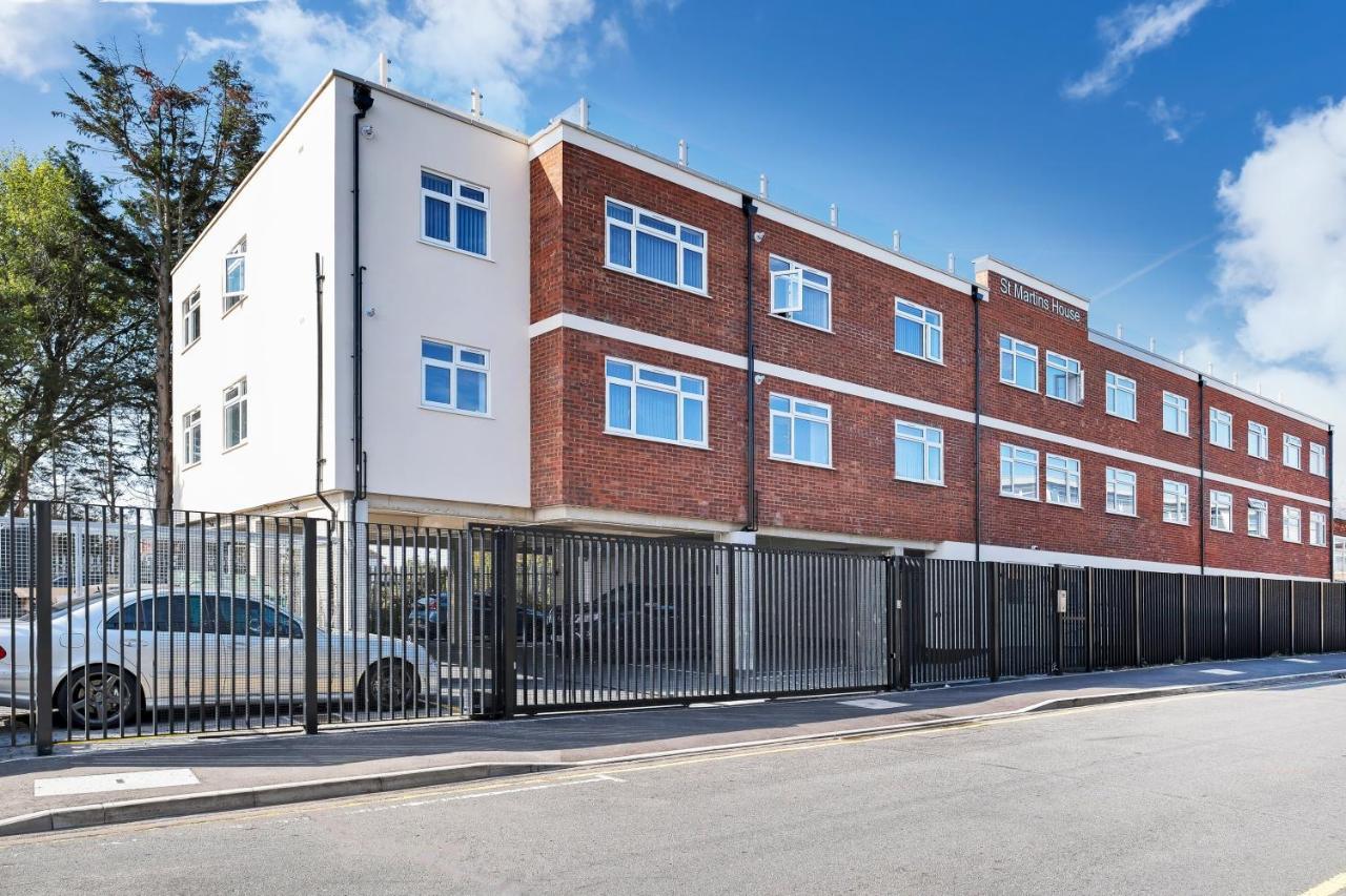 St Martins 2 Bedroom Apartments In Ruislip By 360 Stays 외부 사진