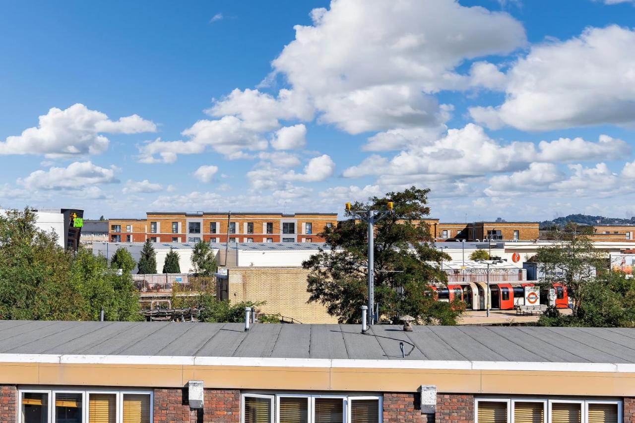 St Martins 2 Bedroom Apartments In Ruislip By 360 Stays 외부 사진