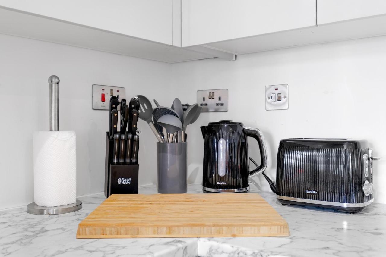 St Martins 2 Bedroom Apartments In Ruislip By 360 Stays 외부 사진