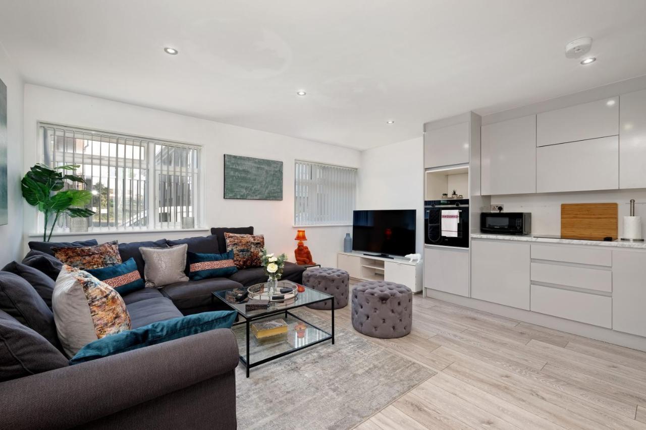 St Martins 2 Bedroom Apartments In Ruislip By 360 Stays 외부 사진
