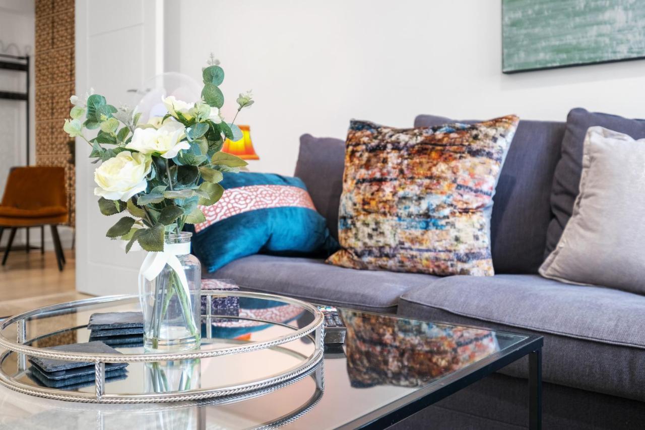 St Martins 2 Bedroom Apartments In Ruislip By 360 Stays 외부 사진