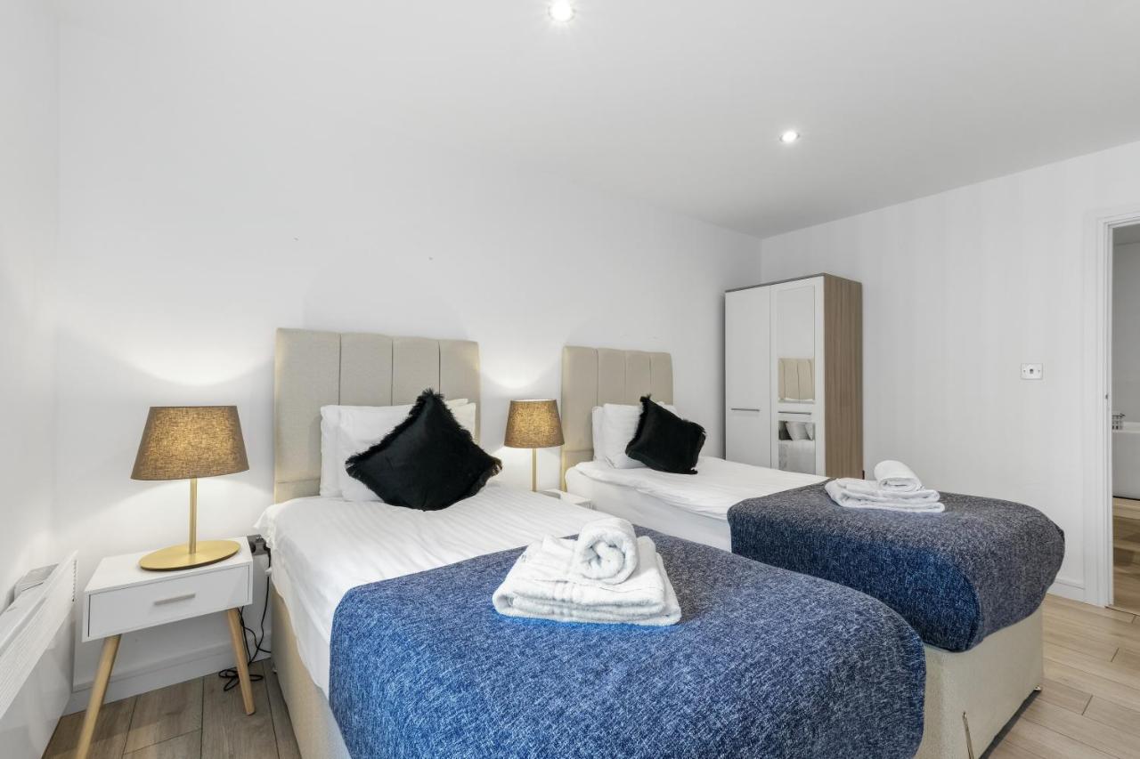 St Martins 2 Bedroom Apartments In Ruislip By 360 Stays 외부 사진