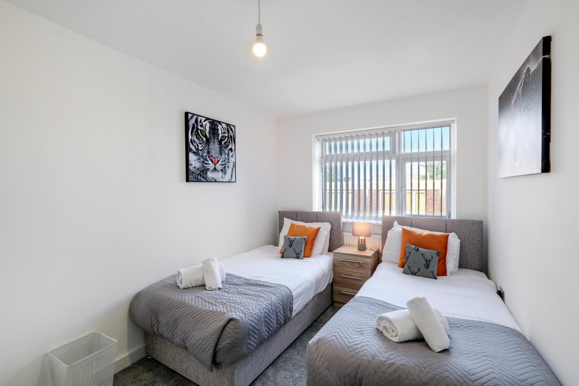 St Martins 2 Bedroom Apartments In Ruislip By 360 Stays 외부 사진