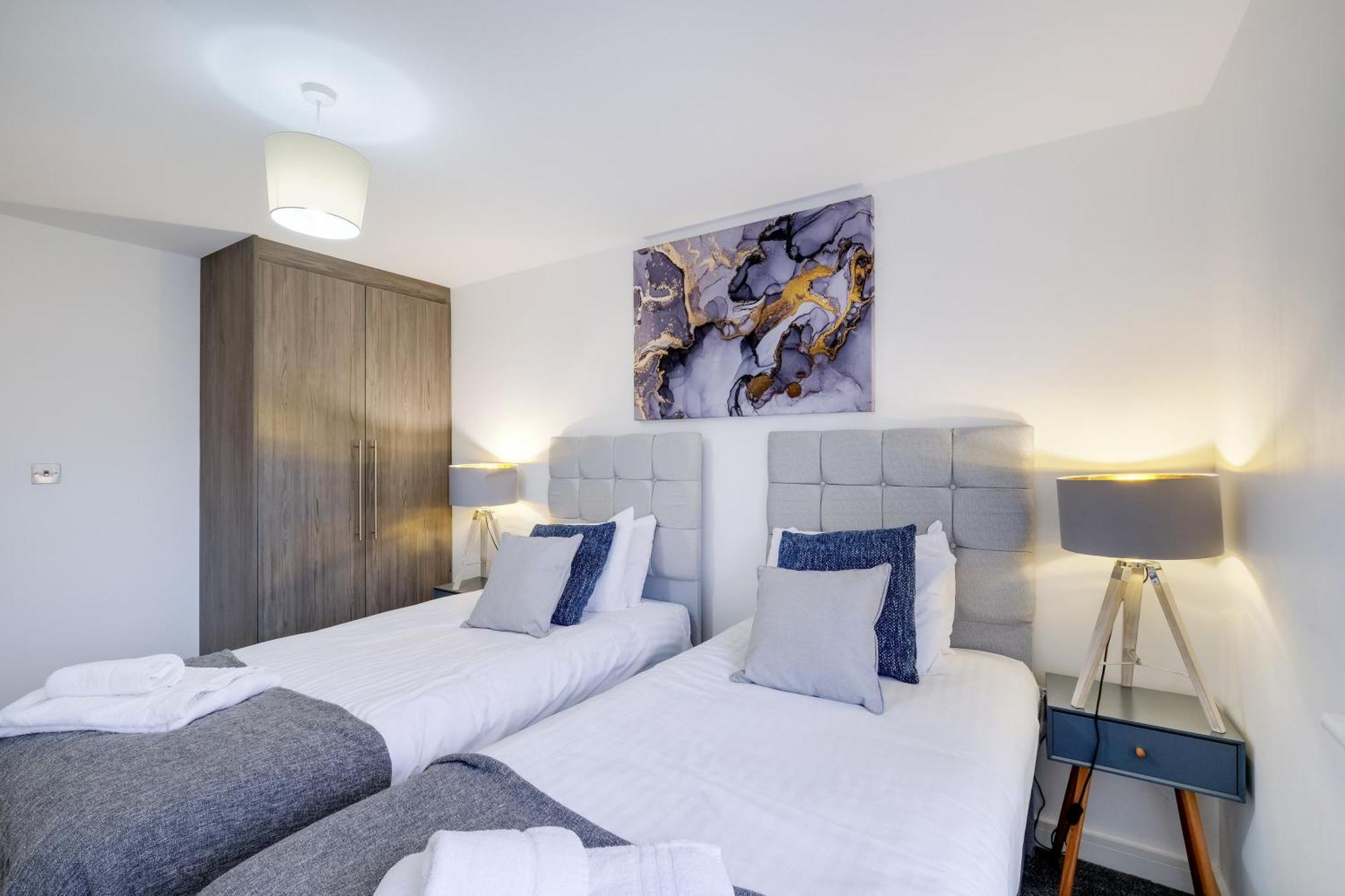 St Martins 2 Bedroom Apartments In Ruislip By 360 Stays 외부 사진