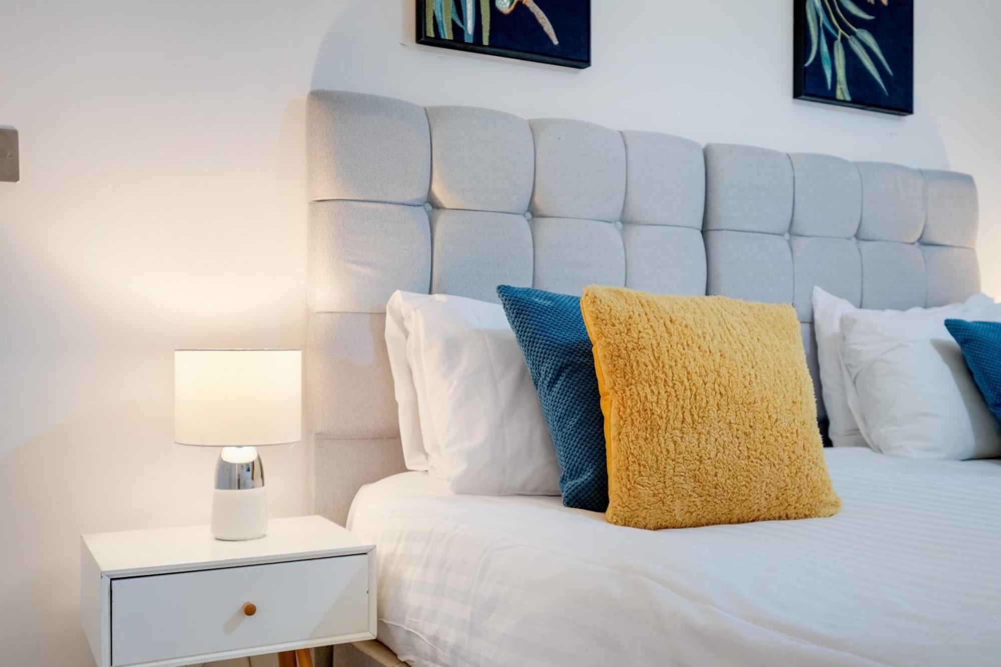 St Martins 2 Bedroom Apartments In Ruislip By 360 Stays 외부 사진