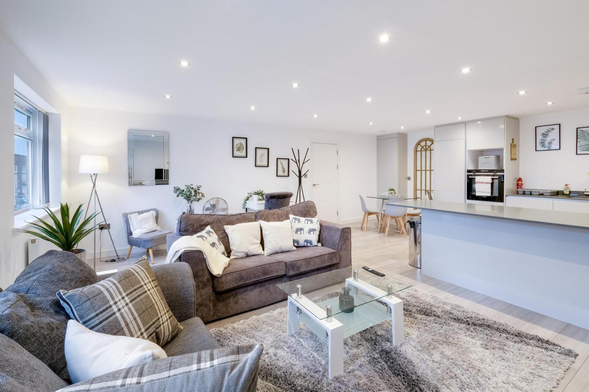 St Martins 2 Bedroom Apartments In Ruislip By 360 Stays 외부 사진